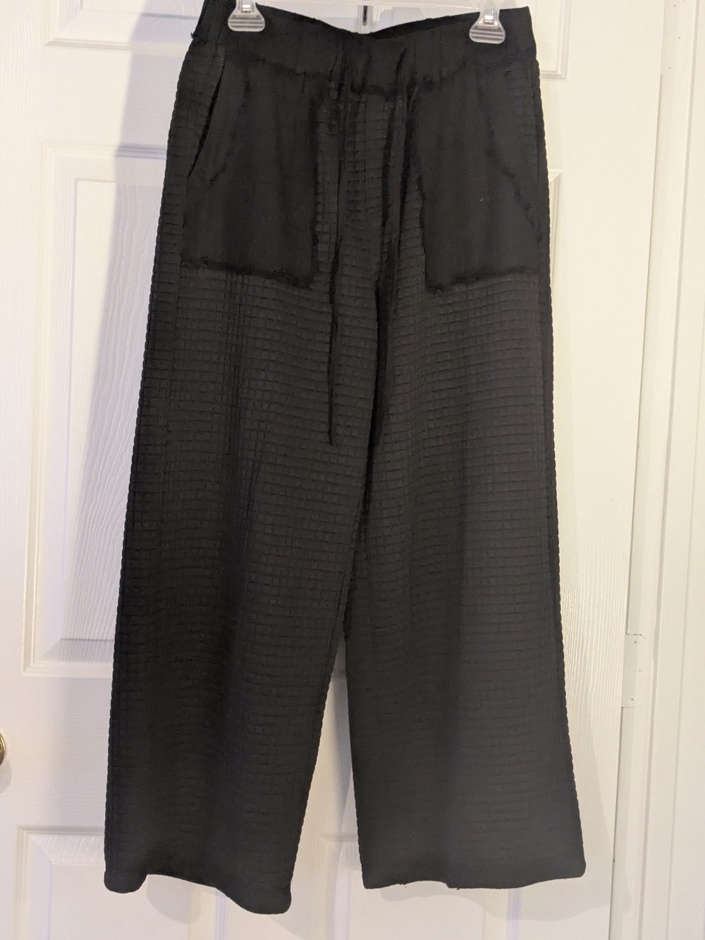 Umgee Black Textured Wide Leg Raw Seam Pants M NWT